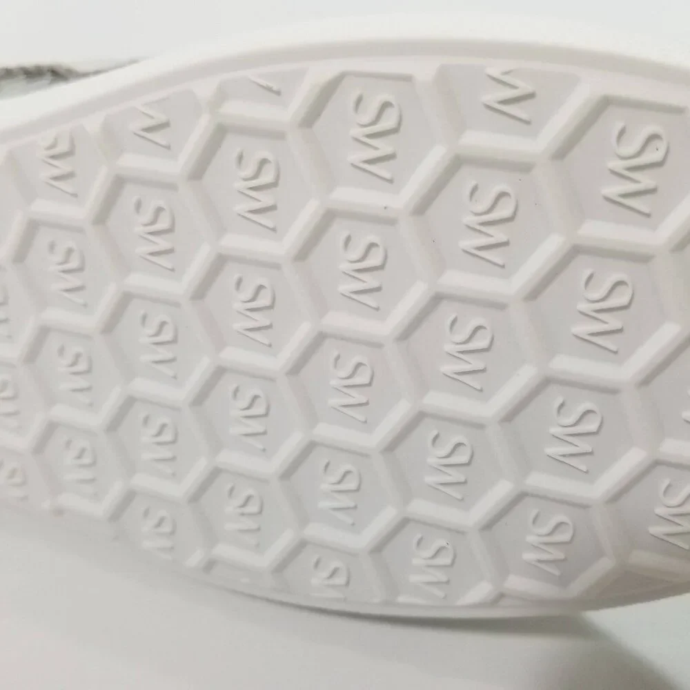 Stuart Weitzman Shoes Womens Size 5 Silver Daryl Metallic Snake Leather Sneakers